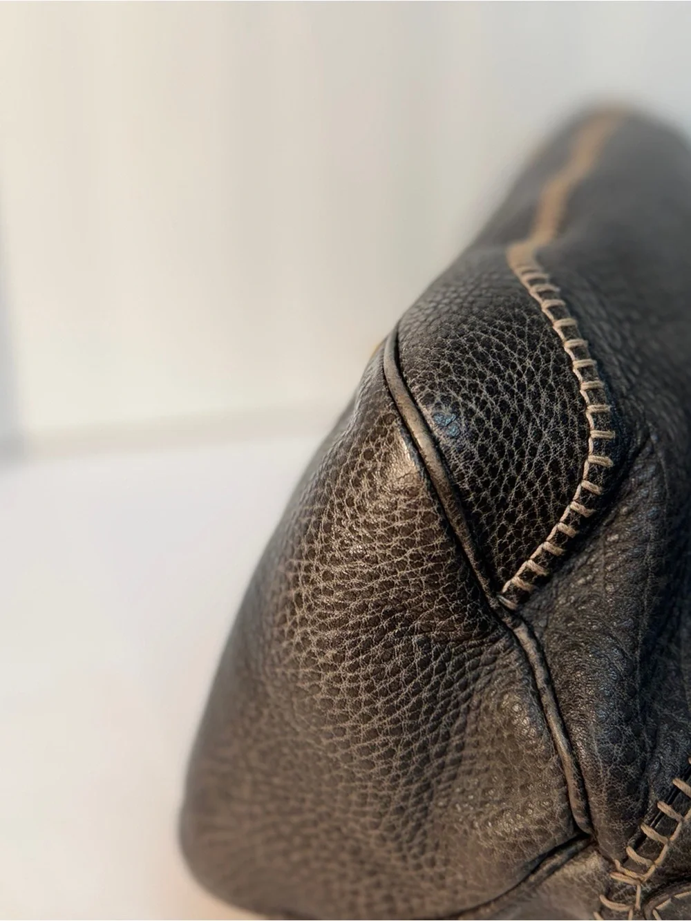 Gucci Pelham horsebit flap Leather Satchel with Gold-Tone Hardware EUC